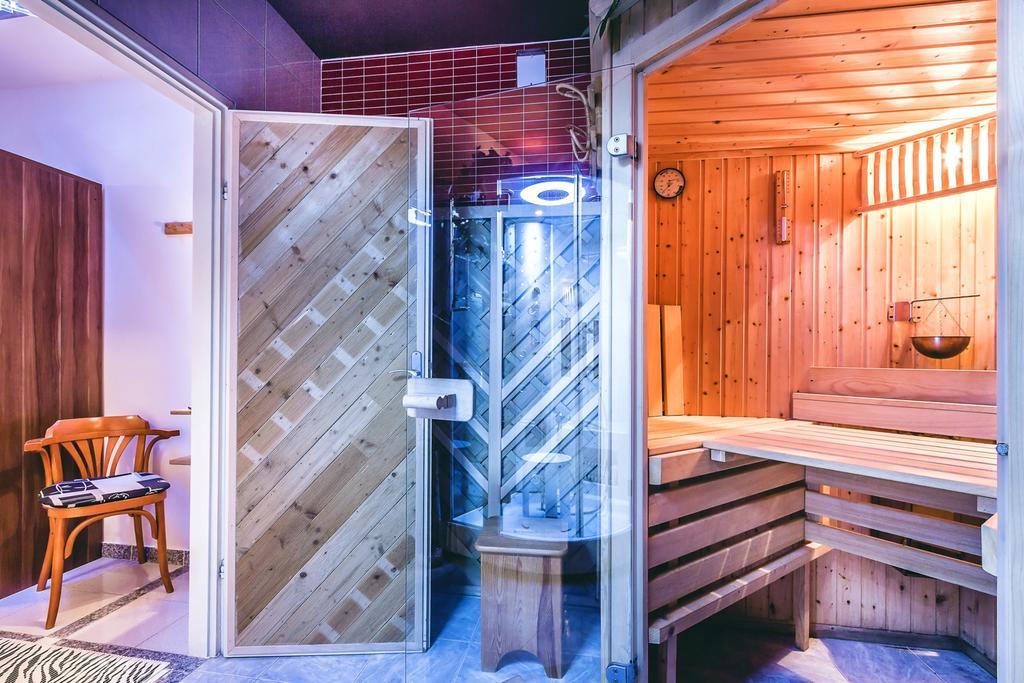 Villa Roses Apartments & Wellness Ічичі Екстер'єр фото