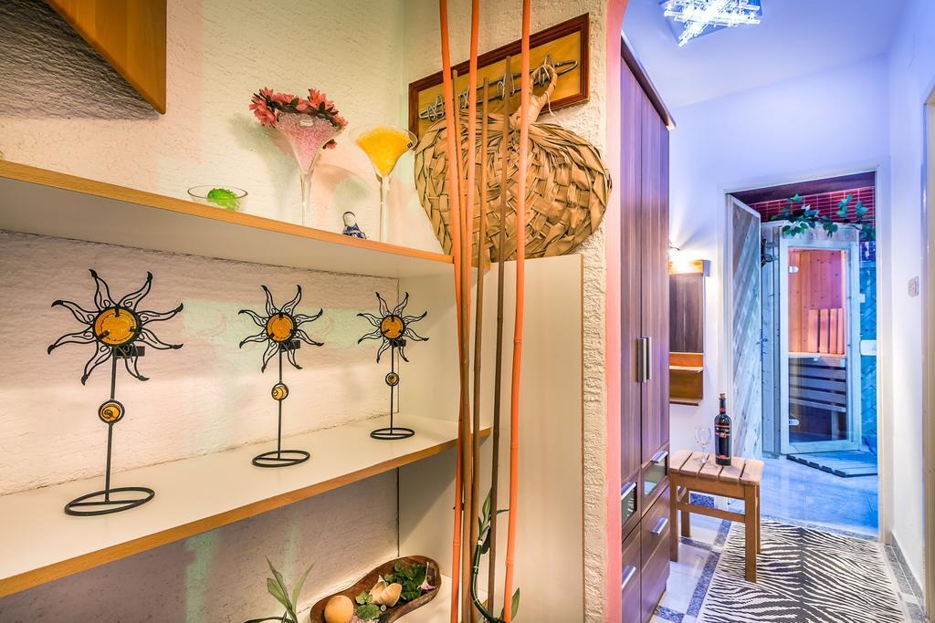Villa Roses Apartments & Wellness Ічичі Екстер'єр фото