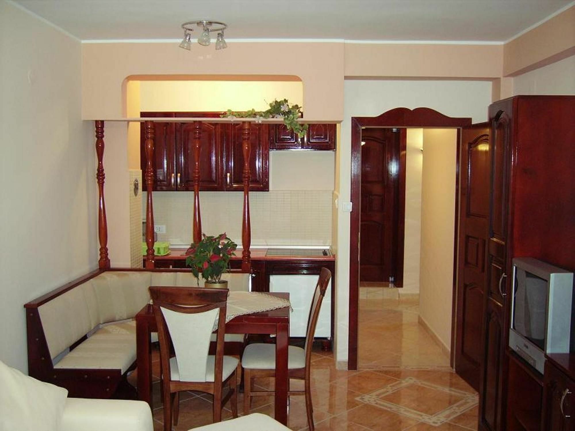 Villa Roses Apartments & Wellness Ічичі Екстер'єр фото