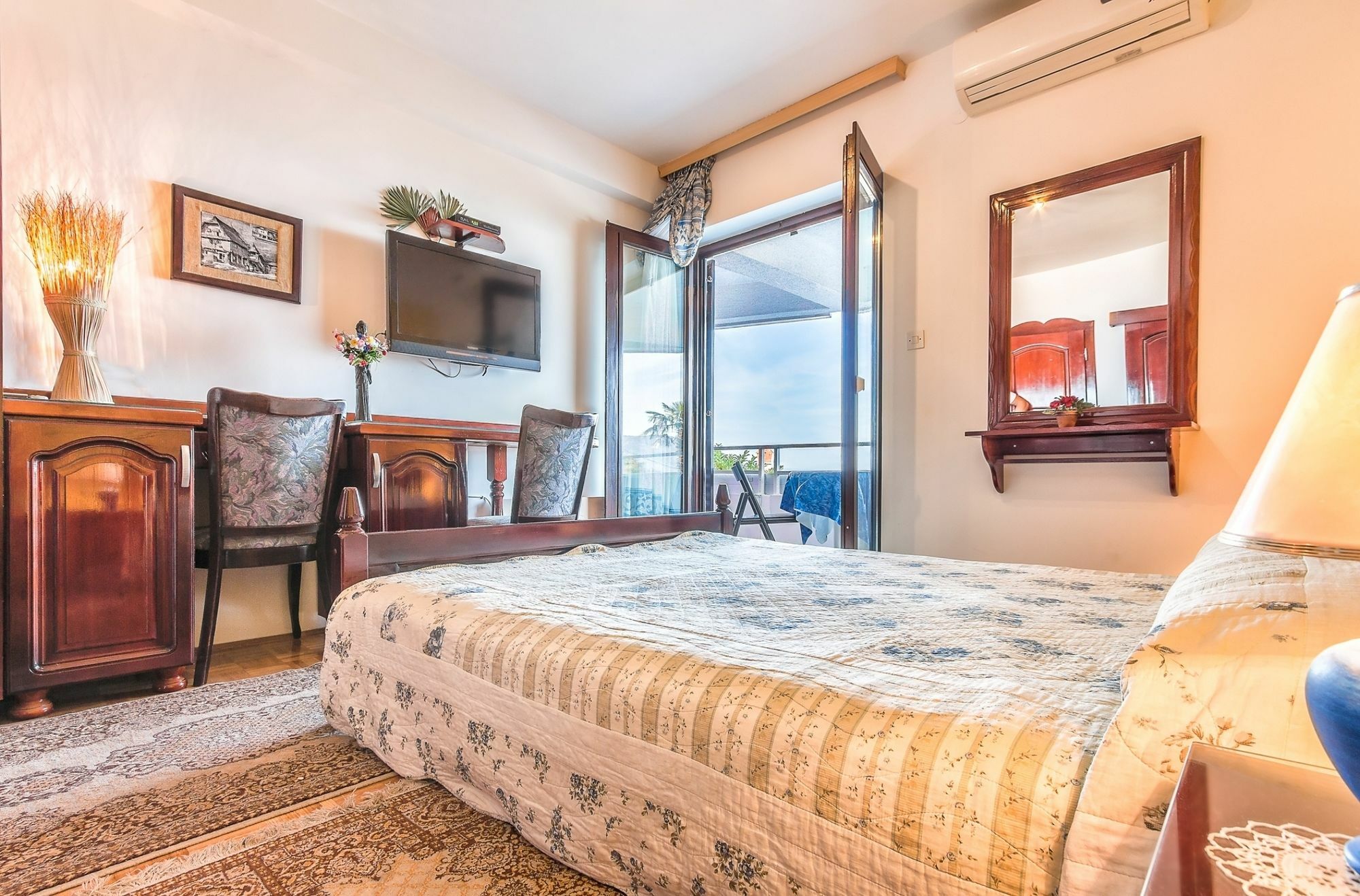 Villa Roses Apartments & Wellness Ічичі Екстер'єр фото