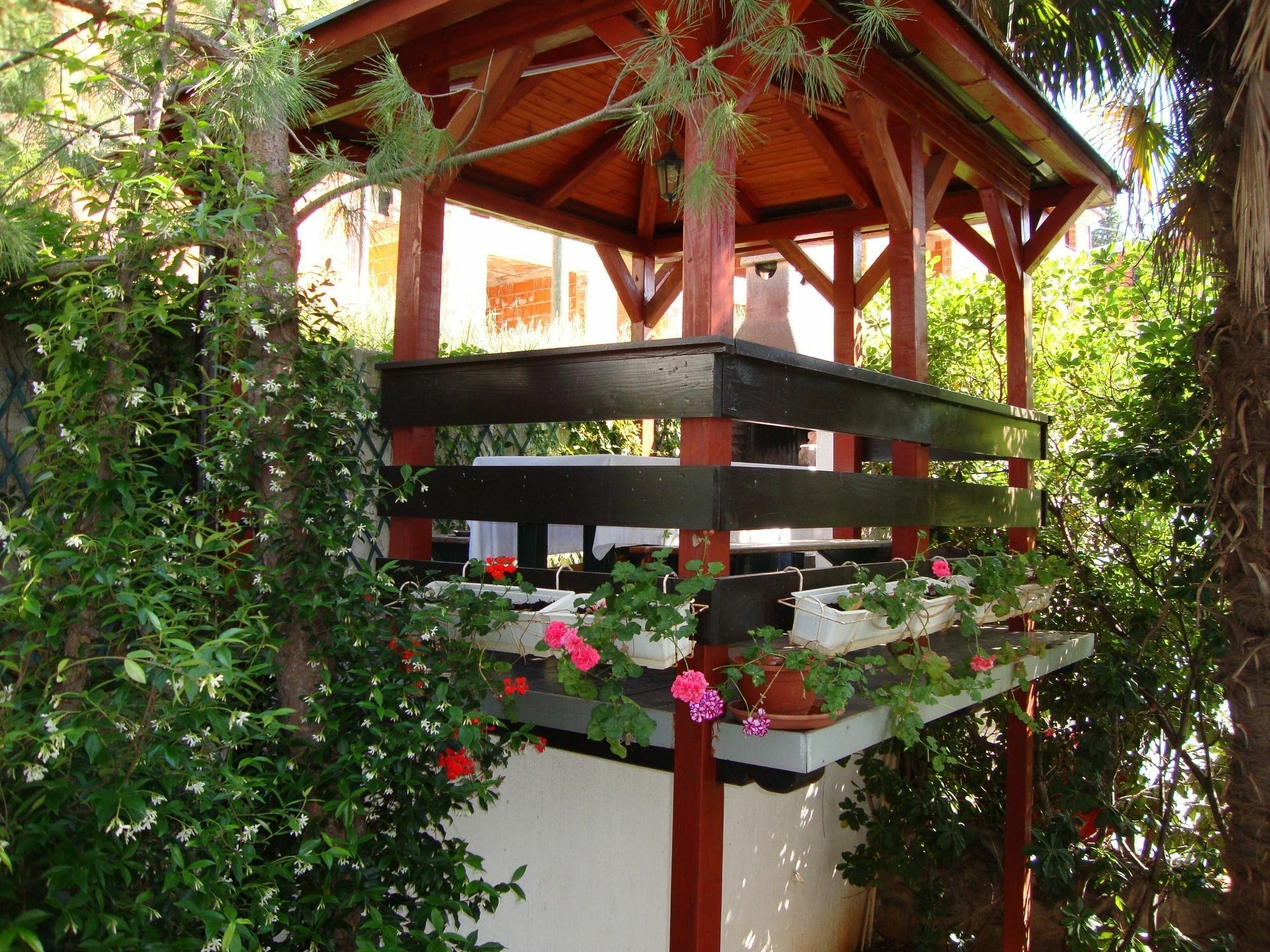 Villa Roses Apartments & Wellness Ічичі Екстер'єр фото